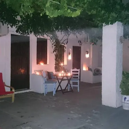 宾馆 Skyros Seafront Studio-A Breath Away To The Beach 斯基罗斯岛