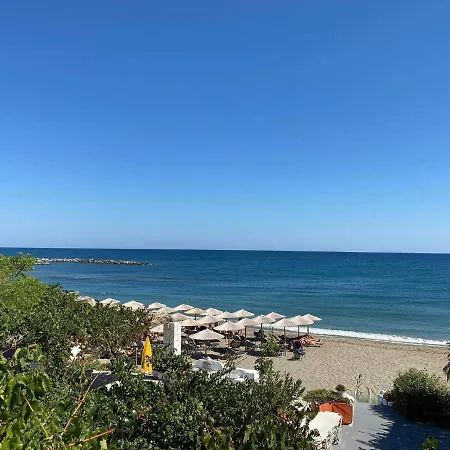Skyros Seafront Studio-A Breath Away To The Beach * 斯基罗斯岛
