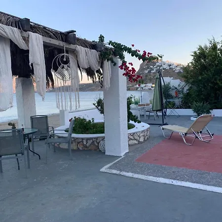 Skyros Seafront Studio-A Breath Away To The Beach 宾馆 斯基罗斯岛