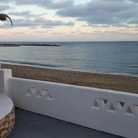 宾馆 Skyros Seafront Studio-A Breath Away To The Beach